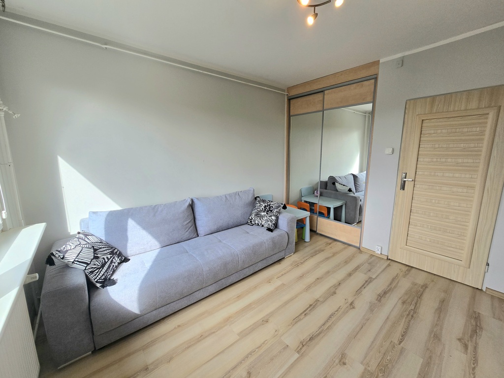 Przestronne mieszkanie w centrum Polic (10)