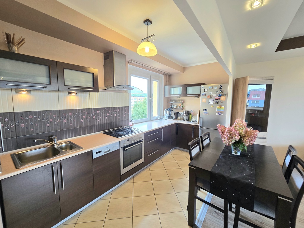 Przestronne mieszkanie w centrum Polic (5)