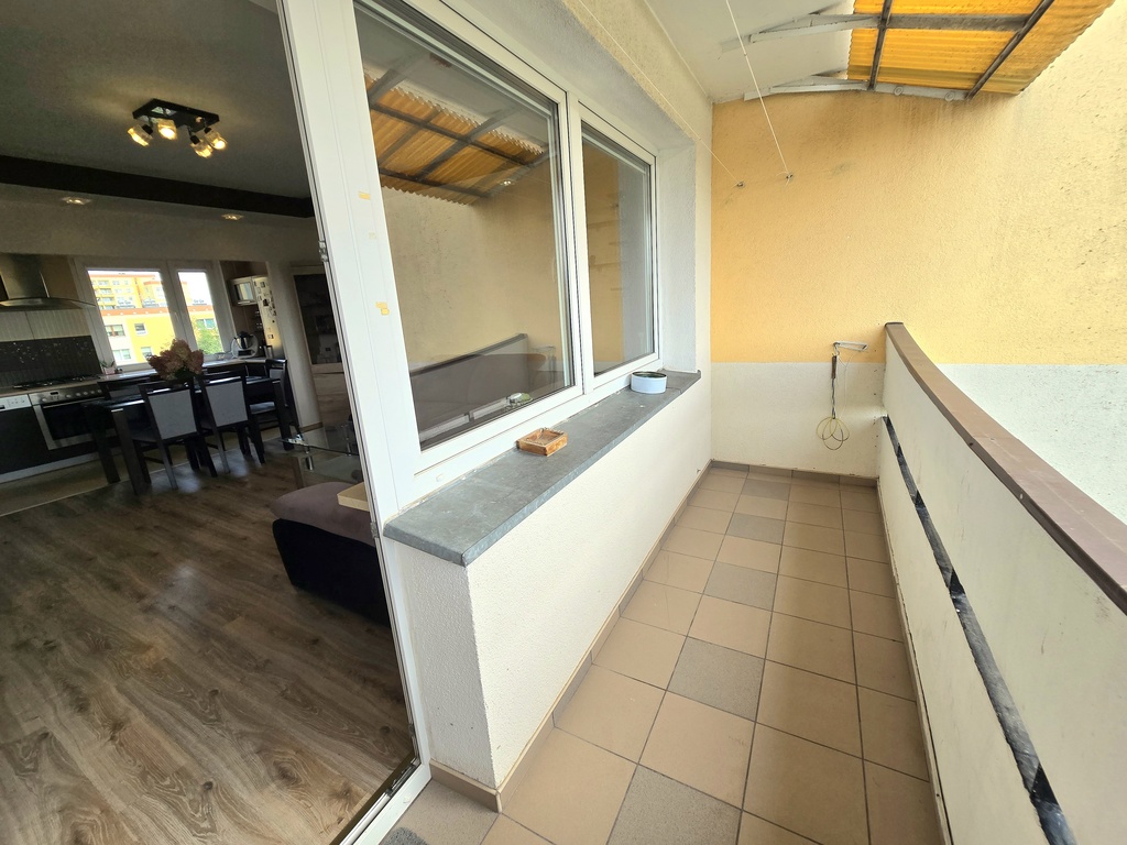 Przestronne mieszkanie w centrum Polic (9)