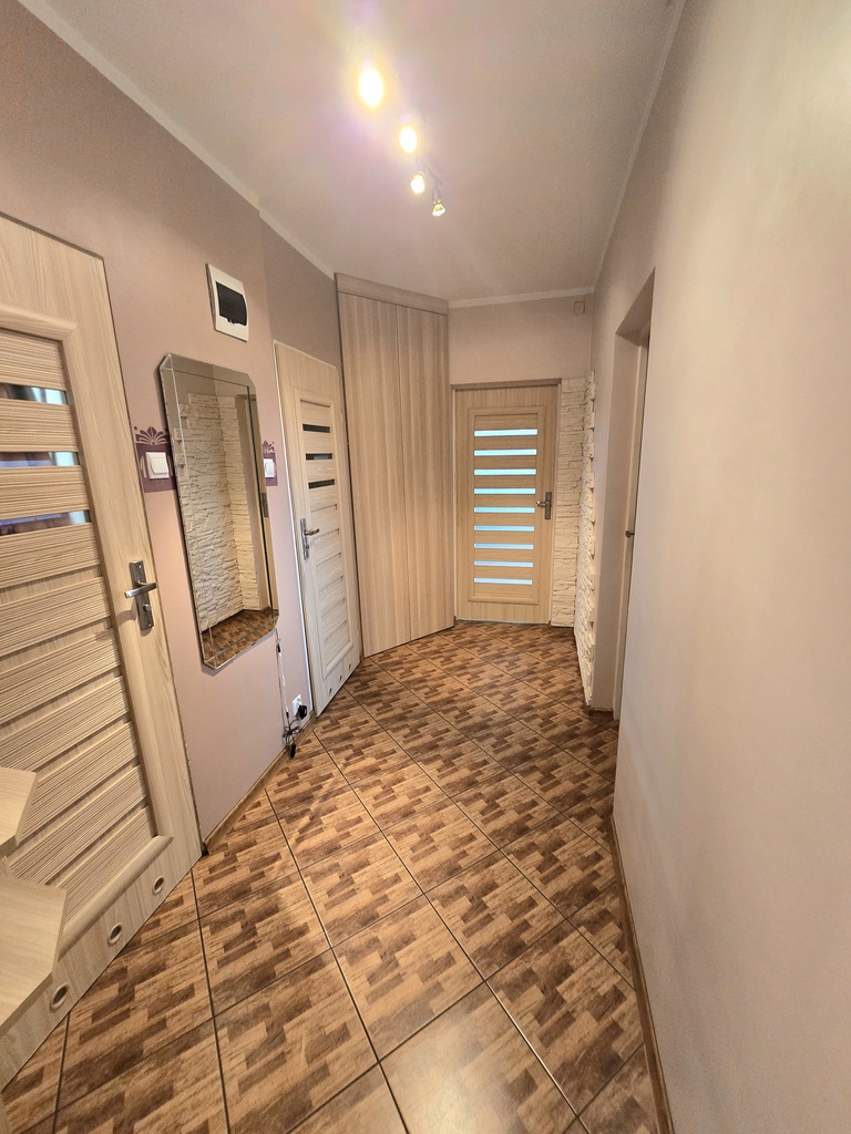 Przestronne mieszkanie w centrum Polic (15)