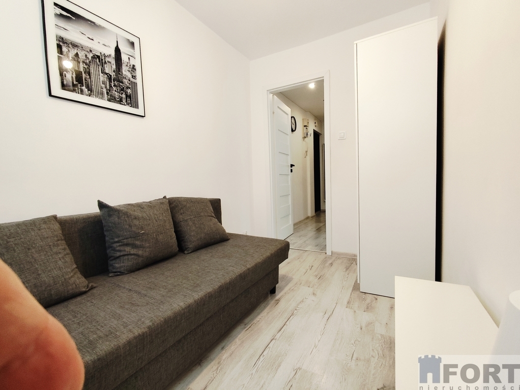 Do wynajmu dwa pokoje - okolice Galaxy. (7)