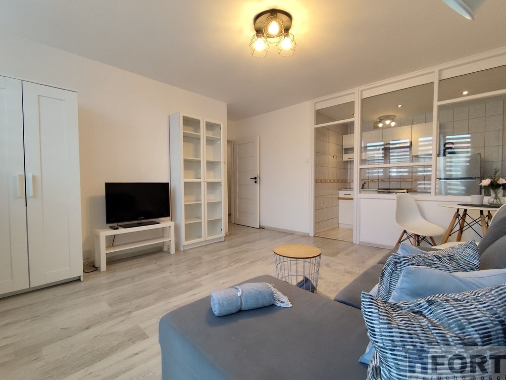 Do wynajmu dwa pokoje - okolice Galaxy. (2)