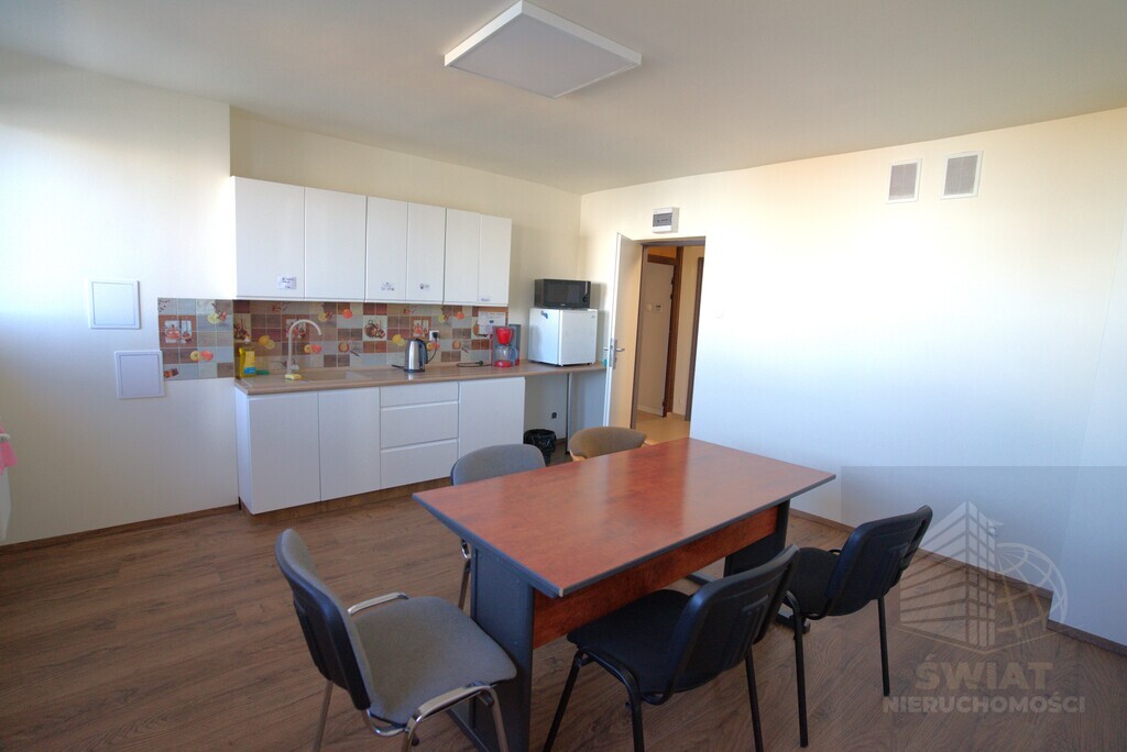 Biuro 36m media w cenie (3)