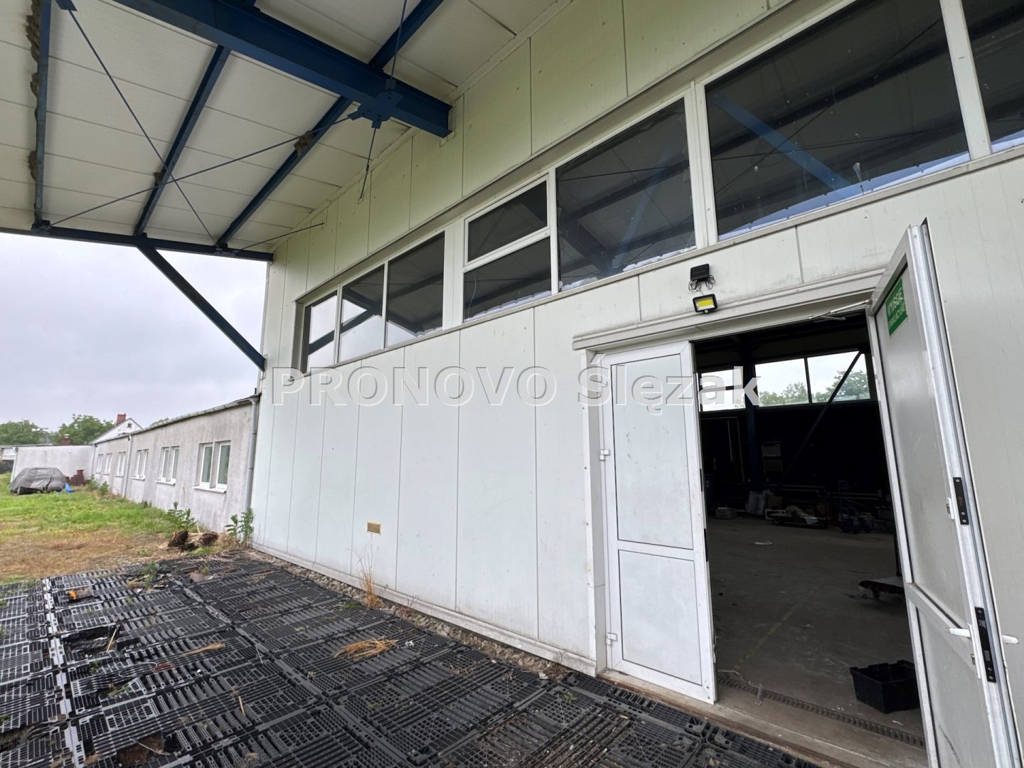 Sprzedam halę produkcyjno-magazynową Oborniki Śl. (11)