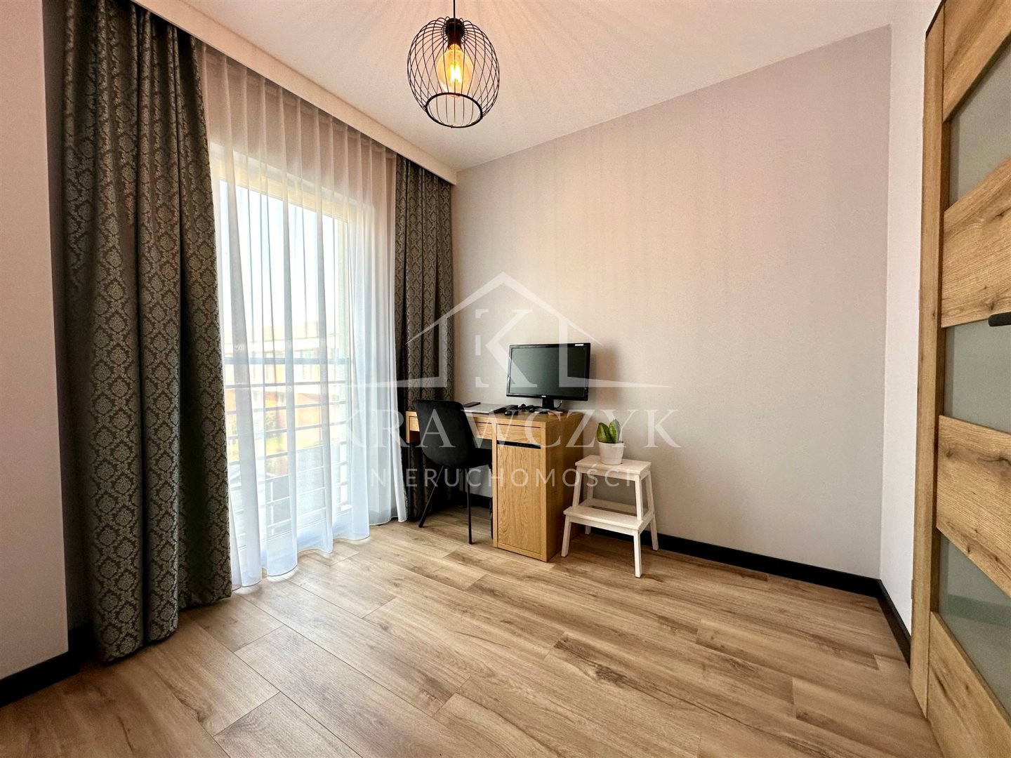 GUMIEŃCE SZEREG 2022r. 4pok. 2 m.parkingowe, ogród (12)