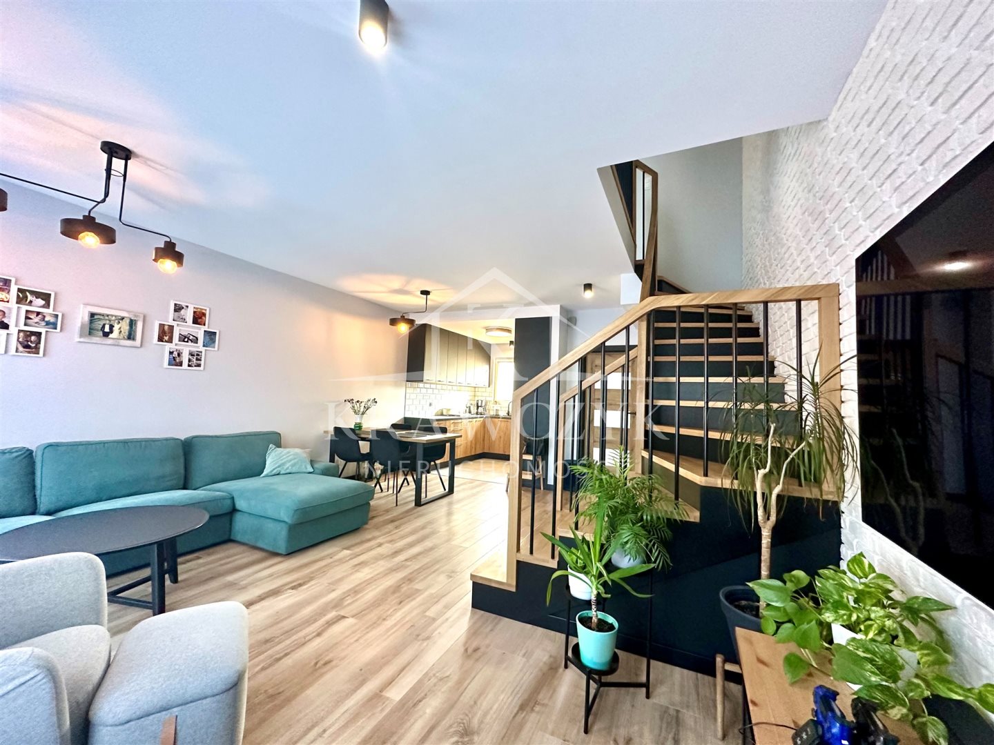 GUMIEŃCE SZEREG 2022r. 4pok. 2 m.parkingowe, ogród (3)