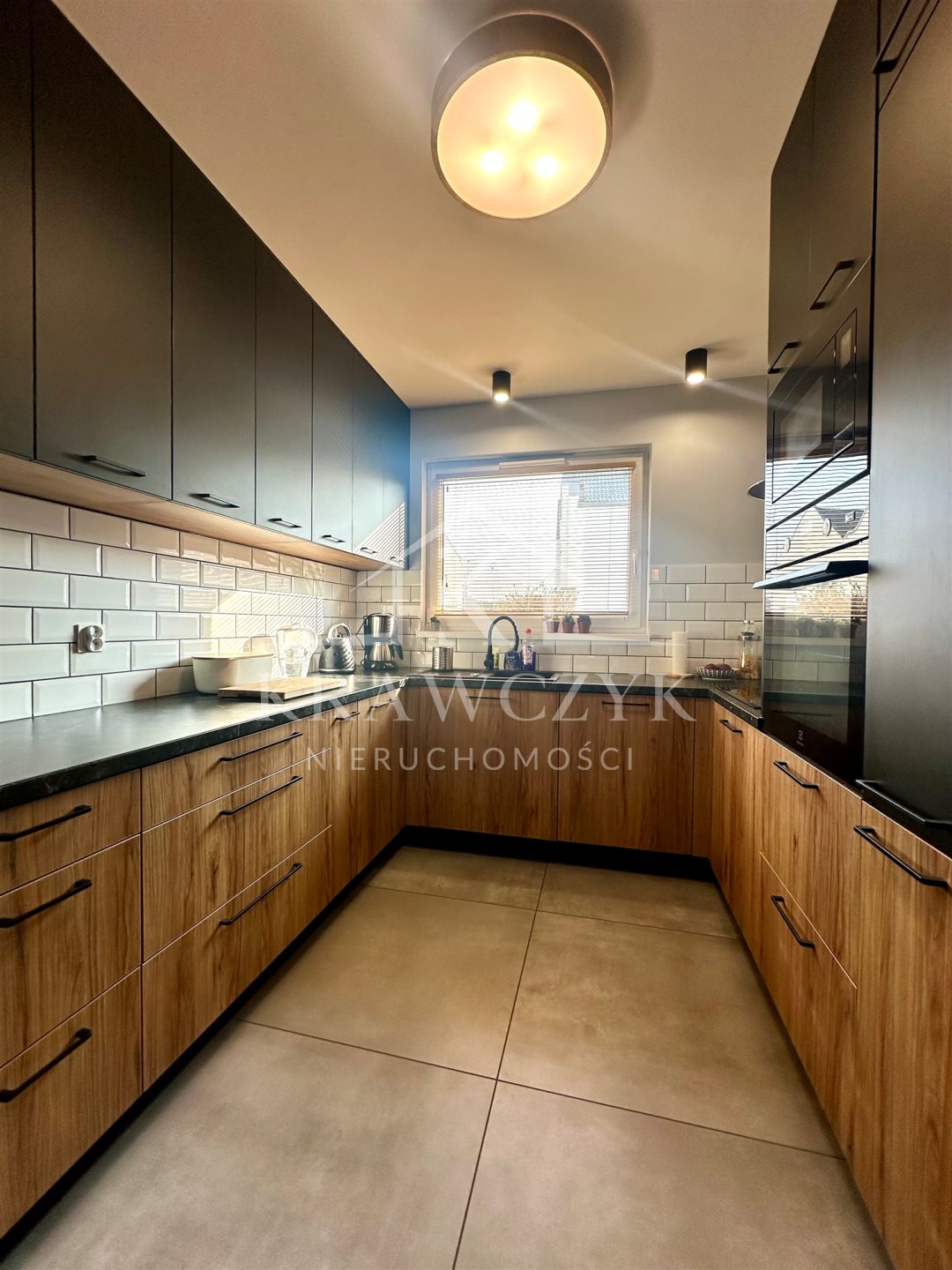 GUMIEŃCE SZEREG 2022r. 4pok. 2 m.parkingowe, ogród (4)