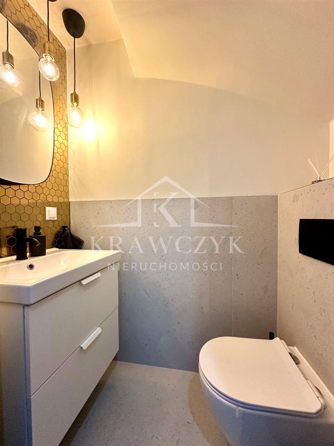 GUMIEŃCE SZEREG 2022r. 4pok. 2 m.parkingowe, ogród (5)