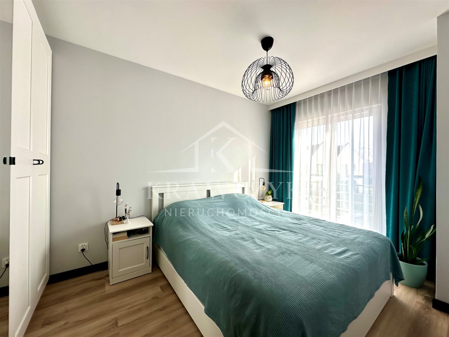 GUMIEŃCE SZEREG 2022r. 4pok. 2 m.parkingowe, ogród (6)