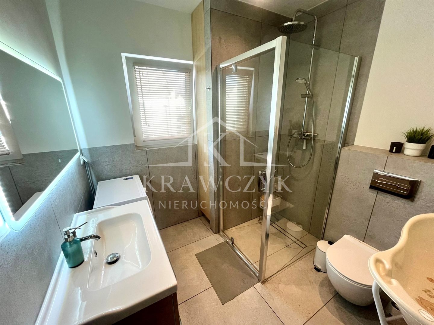 GUMIEŃCE SZEREG 2022r. 4pok. 2 m.parkingowe, ogród (8)