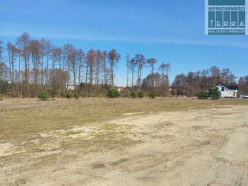 Działka budowlana z pełnym uzbrojeniem w Płotach (2)
