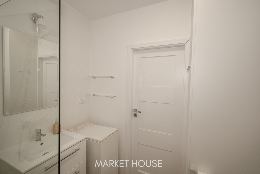 Kawalerka przy ul.Pow.Śląskich z m. postojowym (9)