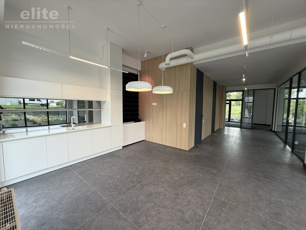 Nowa Cukrownia lokal 114m2 wykończony duże witryny (7)