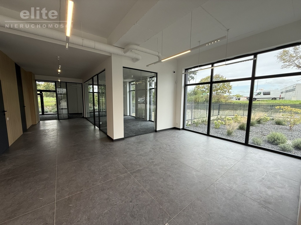 Nowa Cukrownia lokal 114m2 wykończony duże witryny (6)