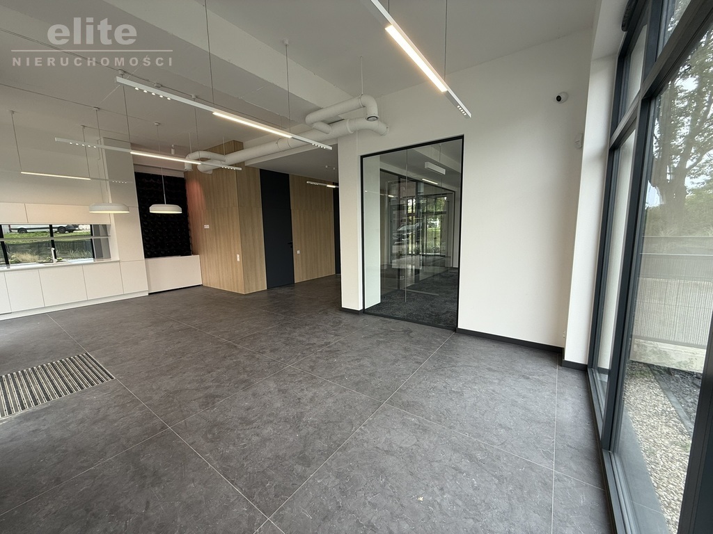 Nowa Cukrownia lokal 114m2 wykończony duże witryny (9)