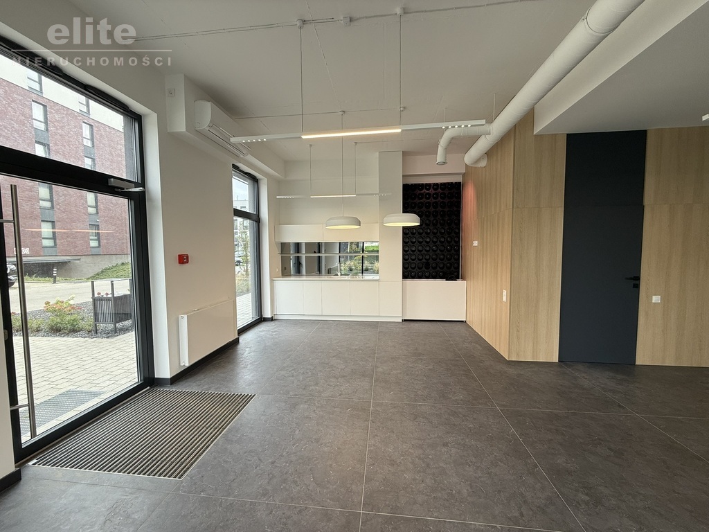 Nowa Cukrownia lokal 114m2 wykończony duże witryny (11)