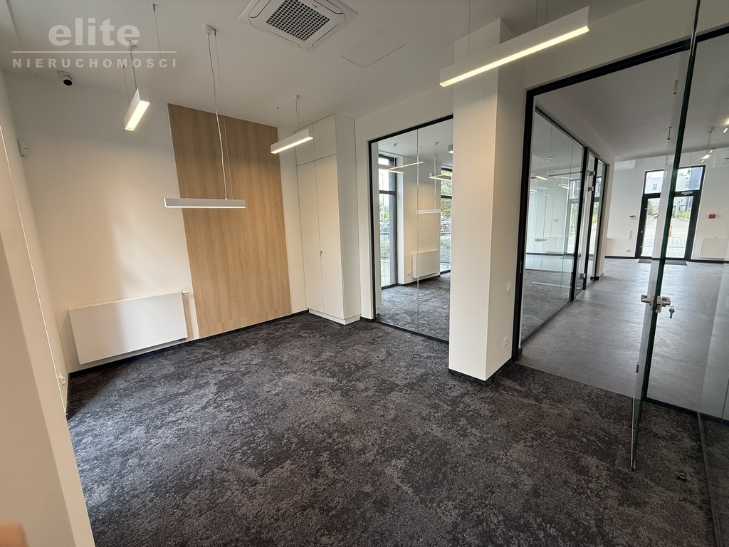 Nowa Cukrownia lokal 114m2 wykończony duże witryny (15)