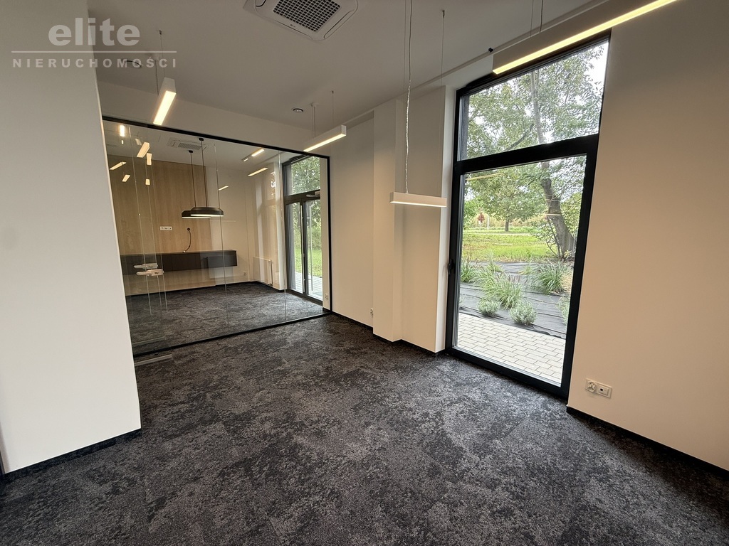 Nowa Cukrownia lokal 114m2 wykończony duże witryny (17)