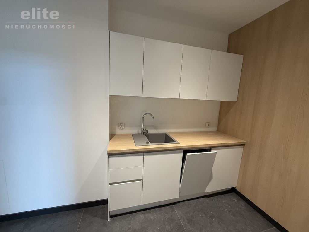 Nowa Cukrownia lokal 114m2 wykończony duże witryny (23)