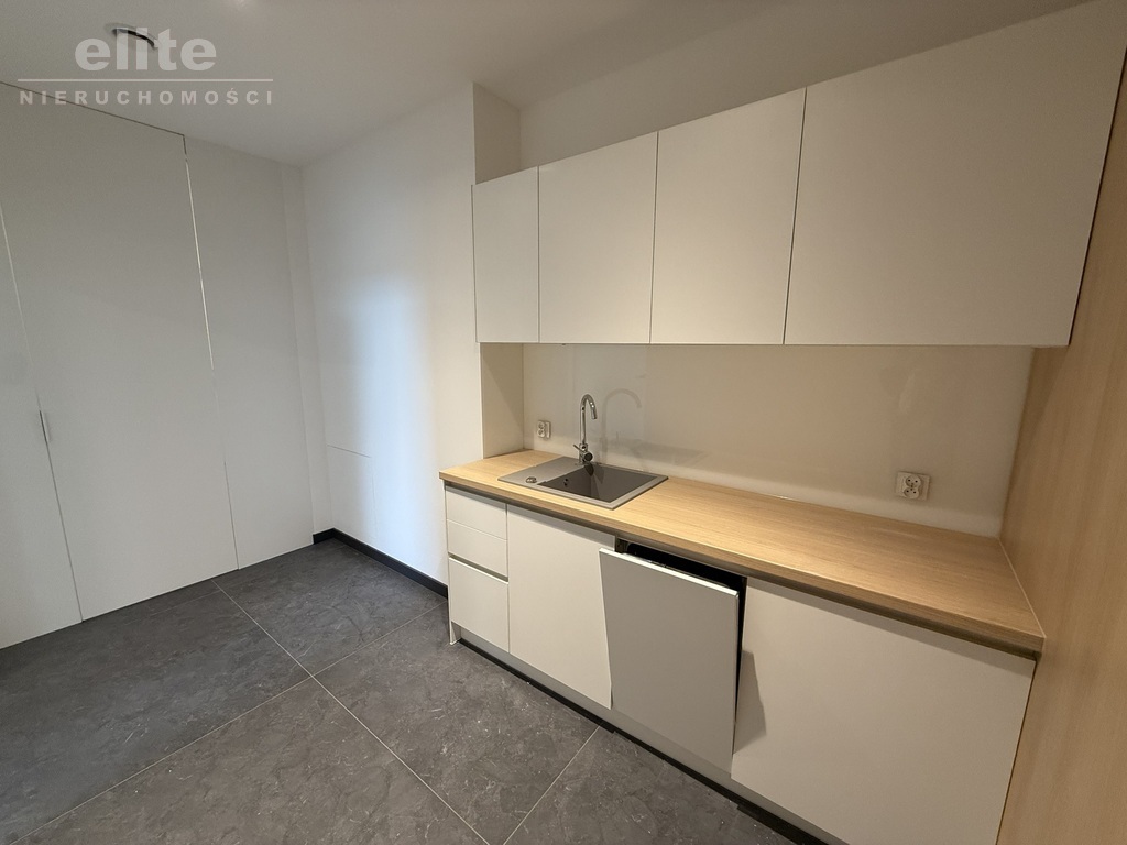 Nowa Cukrownia lokal 114m2 wykończony duże witryny (24)