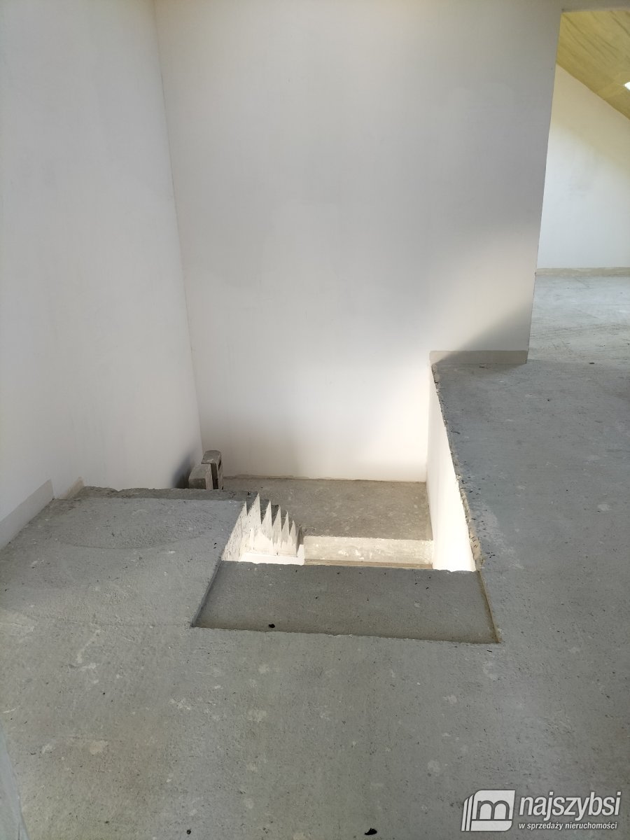 Płoty - dom wolnostojący w świetnej lokalizacji (15)