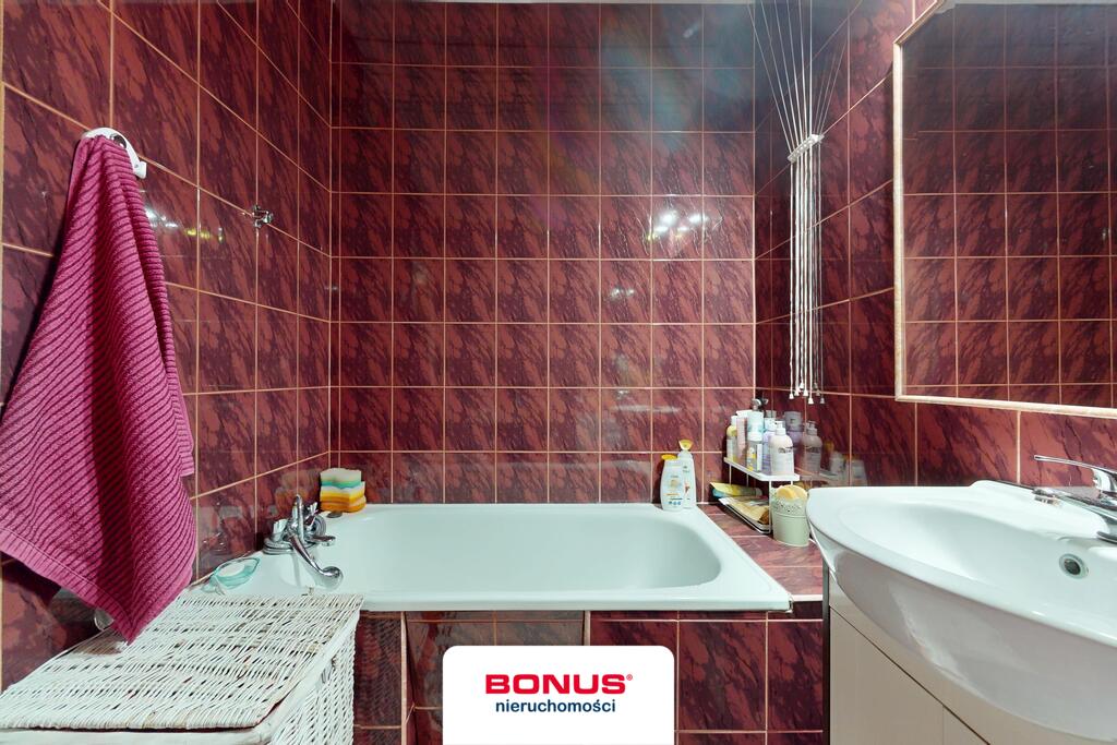 Rozkładowe i przestronne trzypokojowe mieszkanie (17)