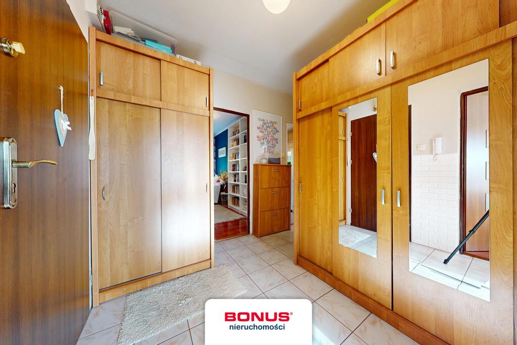 Rozkładowe i przestronne trzypokojowe mieszkanie (19)