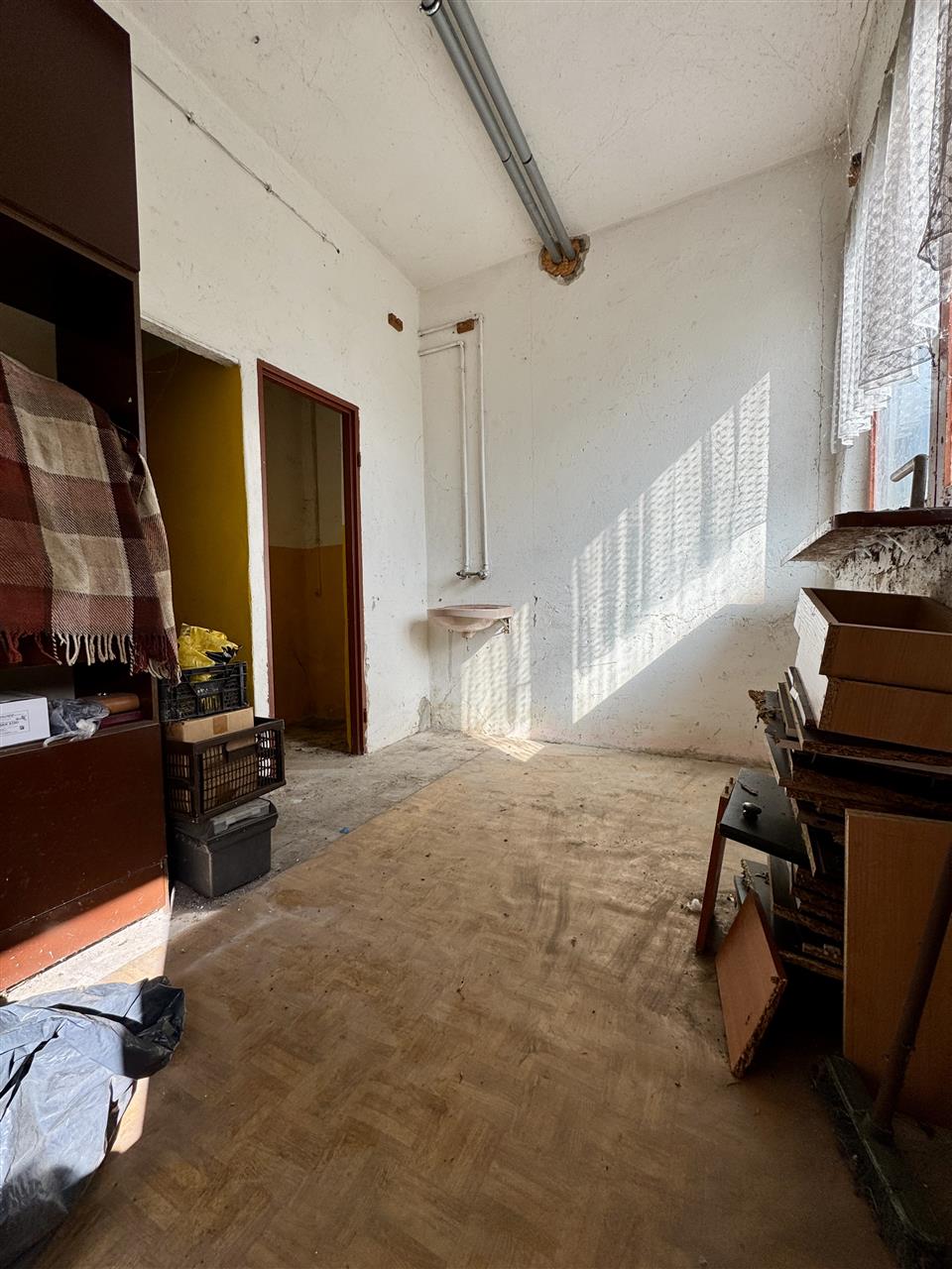 Mieszkanie do remontu, 500m od Jeziora, niska cena (14)