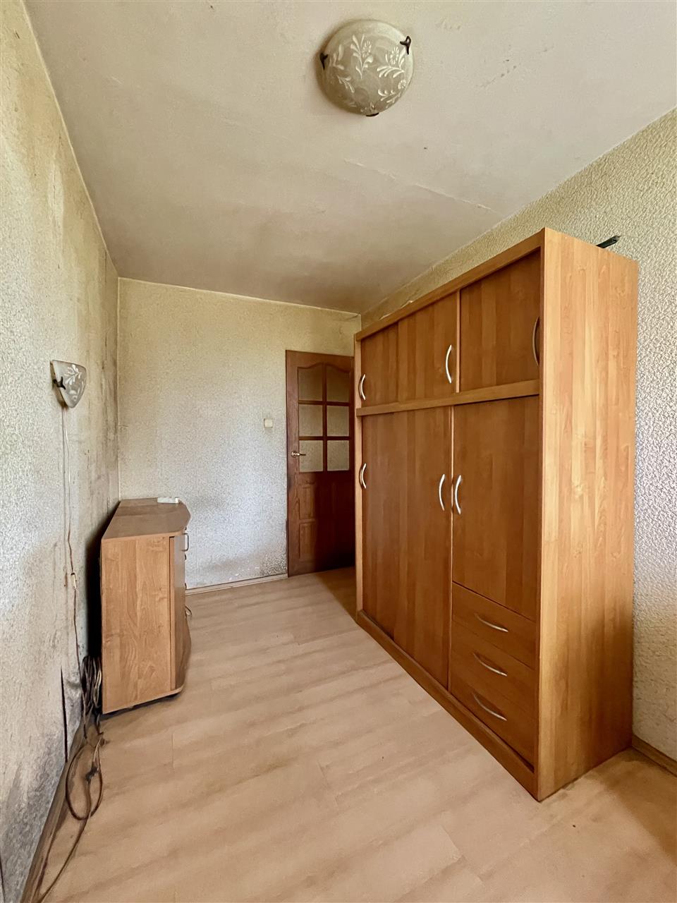 Mieszkanie do remontu, 500m od Jeziora, niska cena (6)