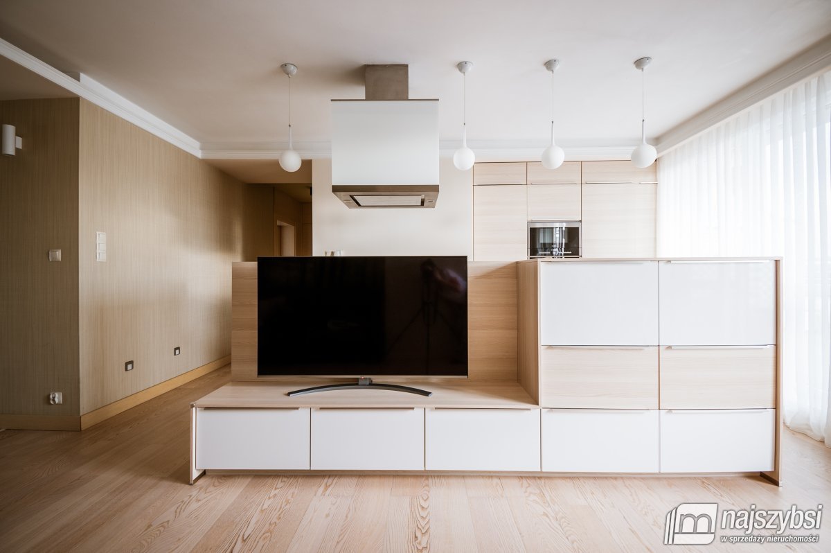 Kołobrzeg-Penthouse w centrum miasta 600m od morza (4)