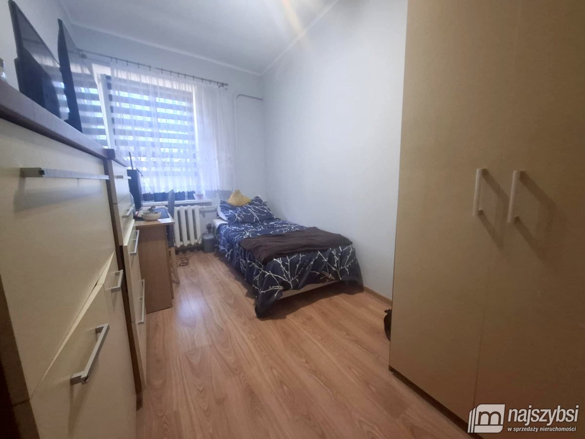 Nowogard - mieszkanie 3-pokojowe z garażem (10)