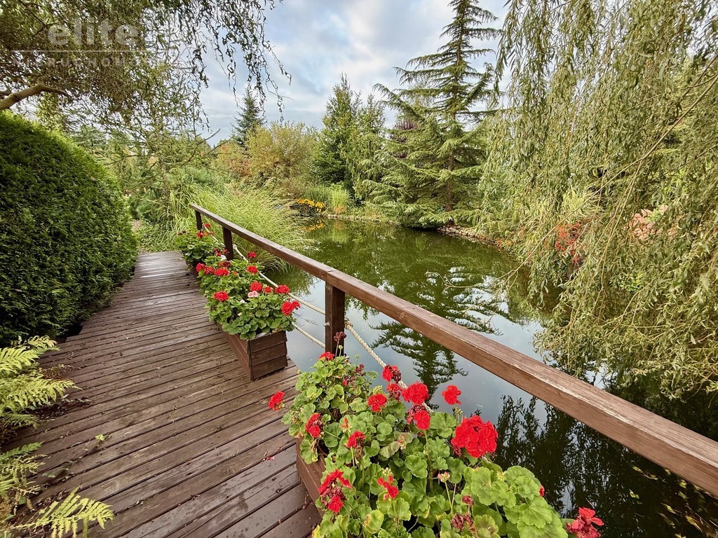 Na sprzedaż dom na Kaszubach z oczkiem wodnym, (2)