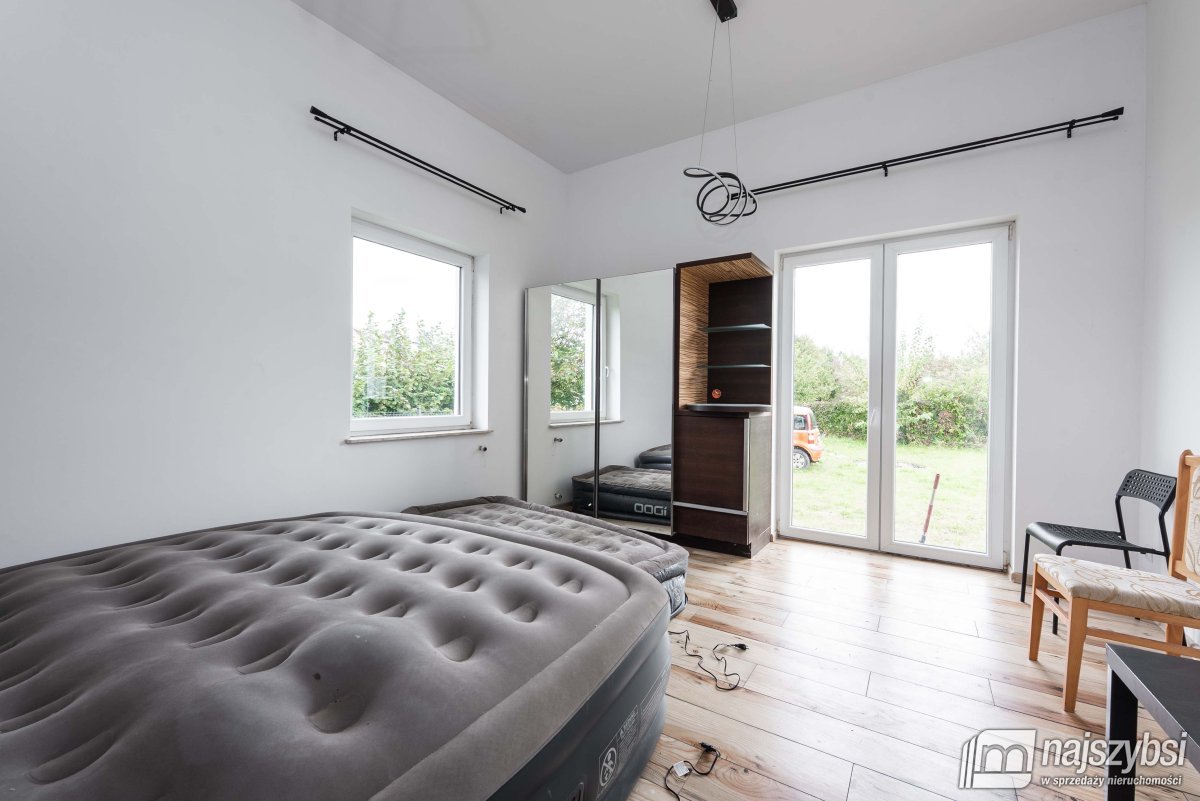 MIELNO-PENSJONAT Z POTENCIAŁEM  (11)