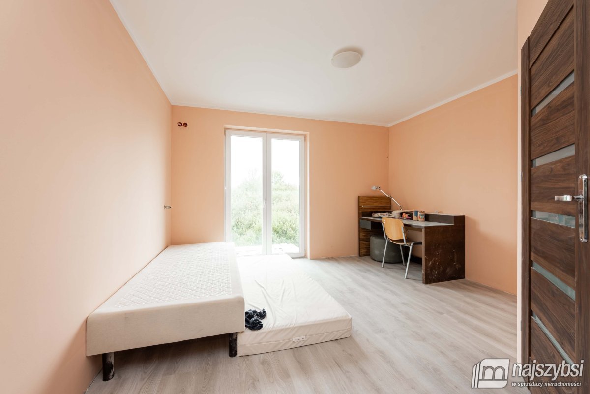 MIELNO-PENSJONAT Z POTENCIAŁEM  (23)