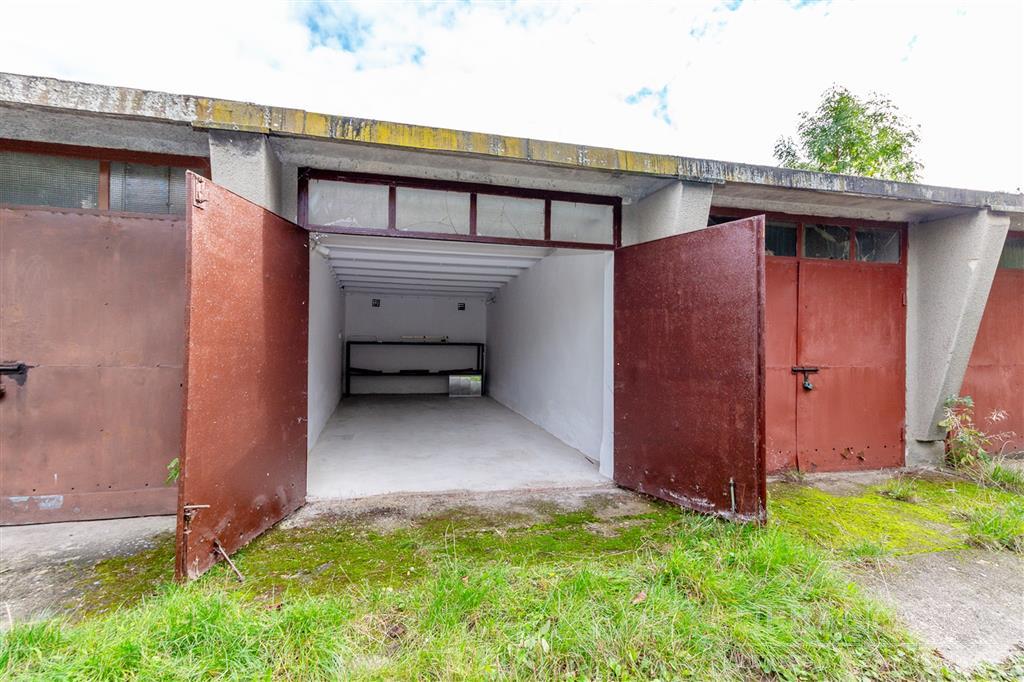 Garaż, Krucza ! (3)