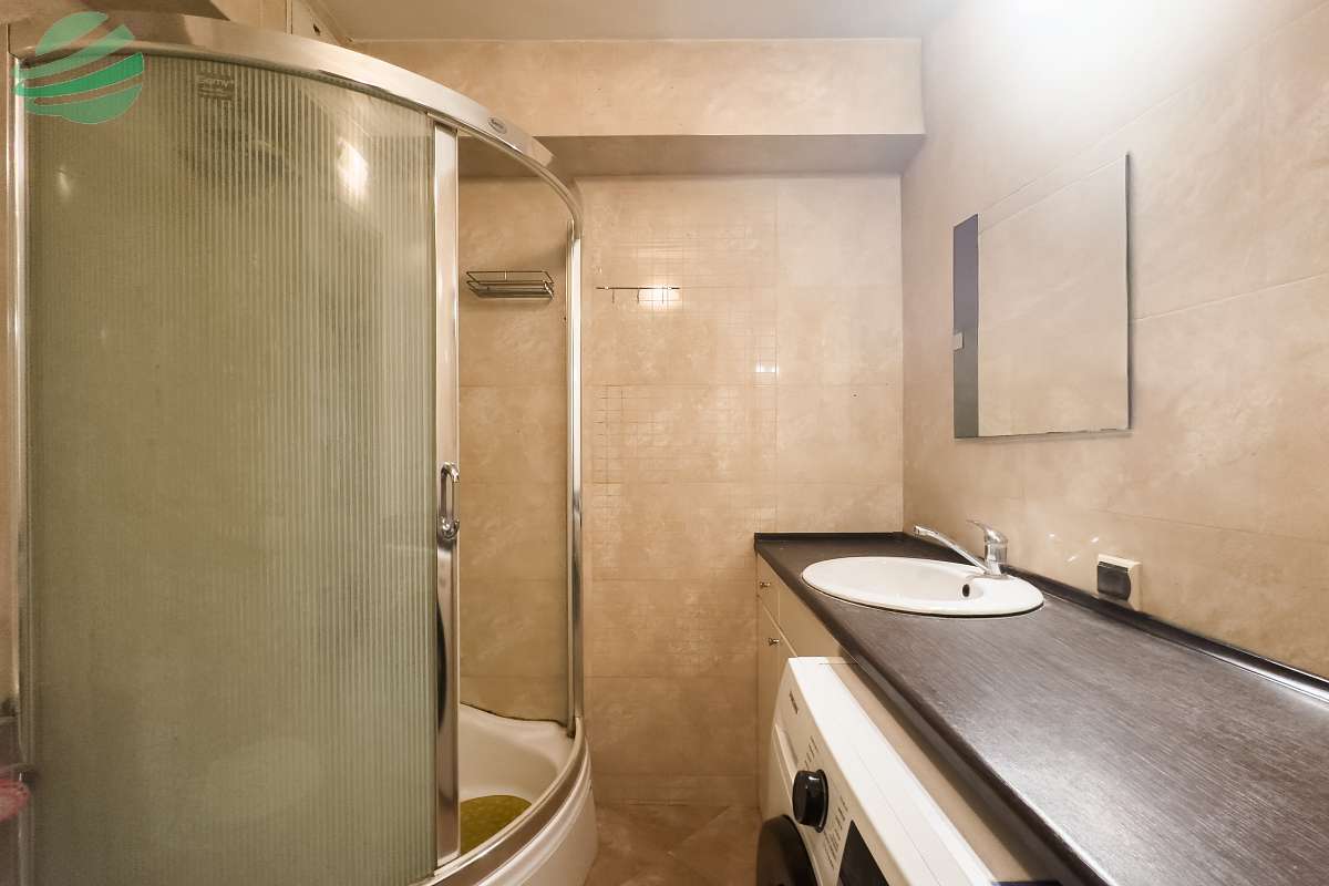 Mieszkanie z potencjałem w świetnej lokalizacji –  (8)