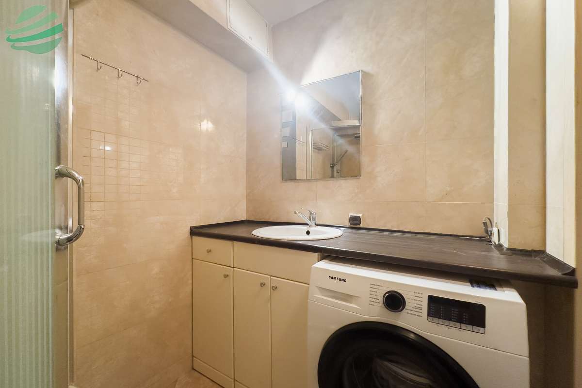 Mieszkanie z potencjałem w świetnej lokalizacji –  (9)