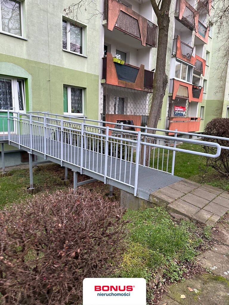 3 pok. z balkonem na parterze z możliwościami (16)