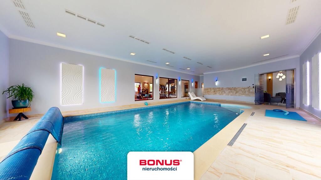 Wyjątkowy dom parterowy z basenem i piękną działką (16)