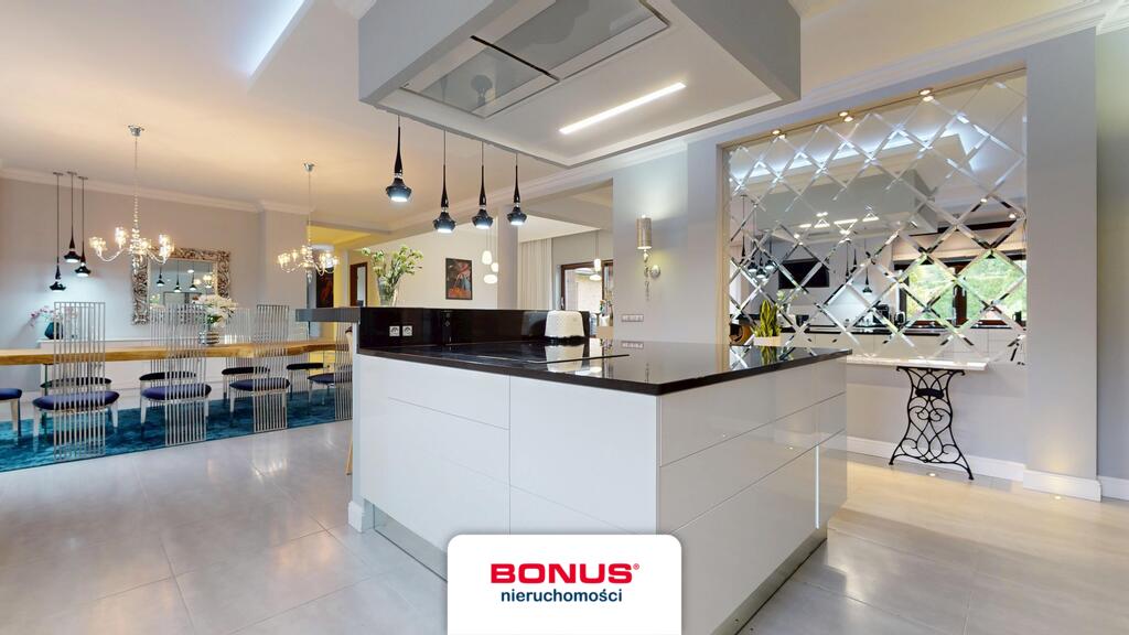 Wyjątkowy dom parterowy z basenem i piękną działką (11)