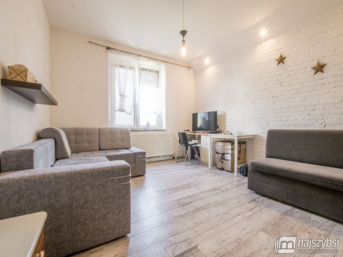 Cztery pokoje nad jeziorem w Nowogardzie (1)