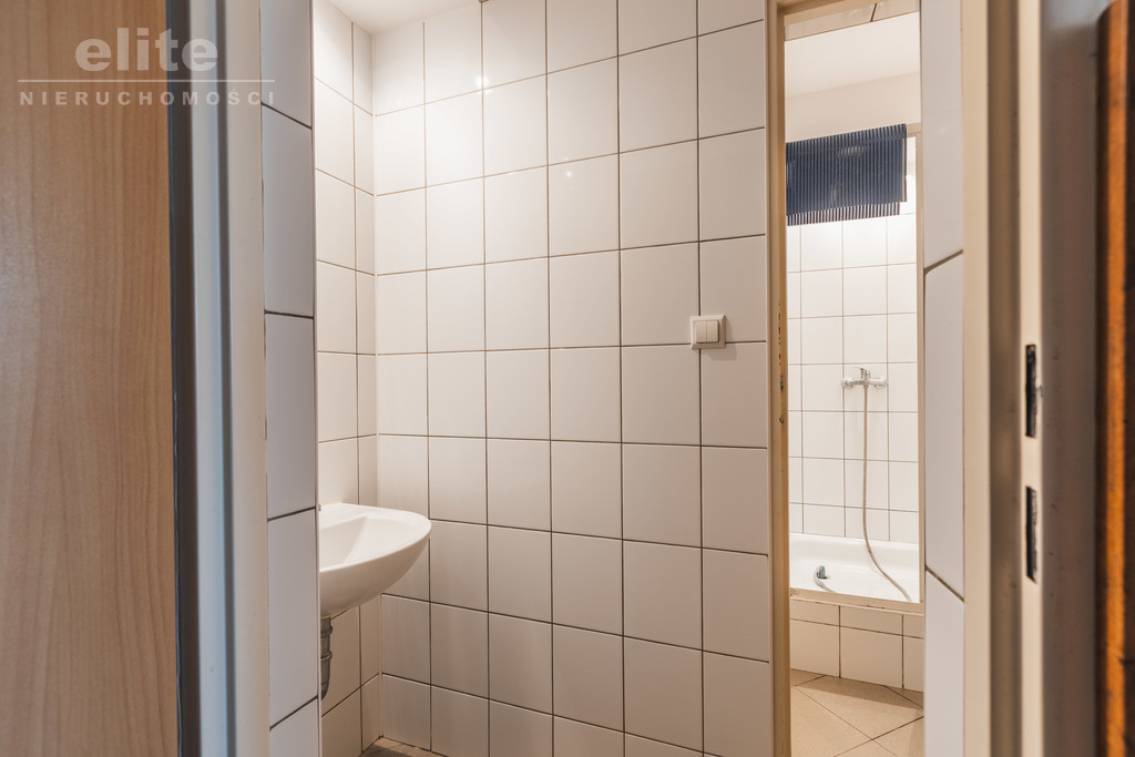 Budynek mieszkalno - usługowy przy ul. Mickiewicza (9)