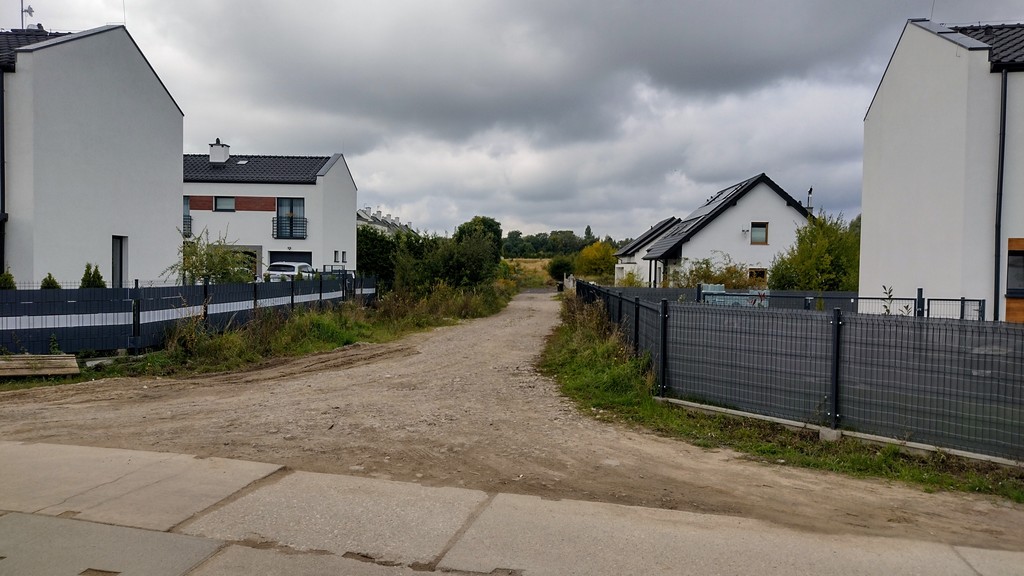 Działka wśród domów, Mierzyn ul. Kolorowa (4)