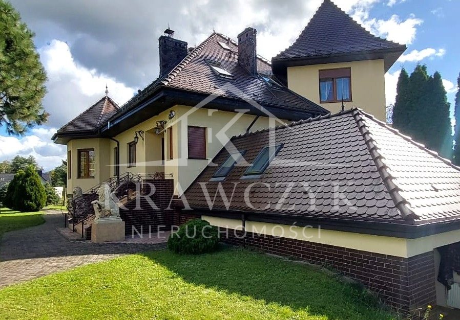 REZYDENCJA W NAMYŚLINIE  (1)