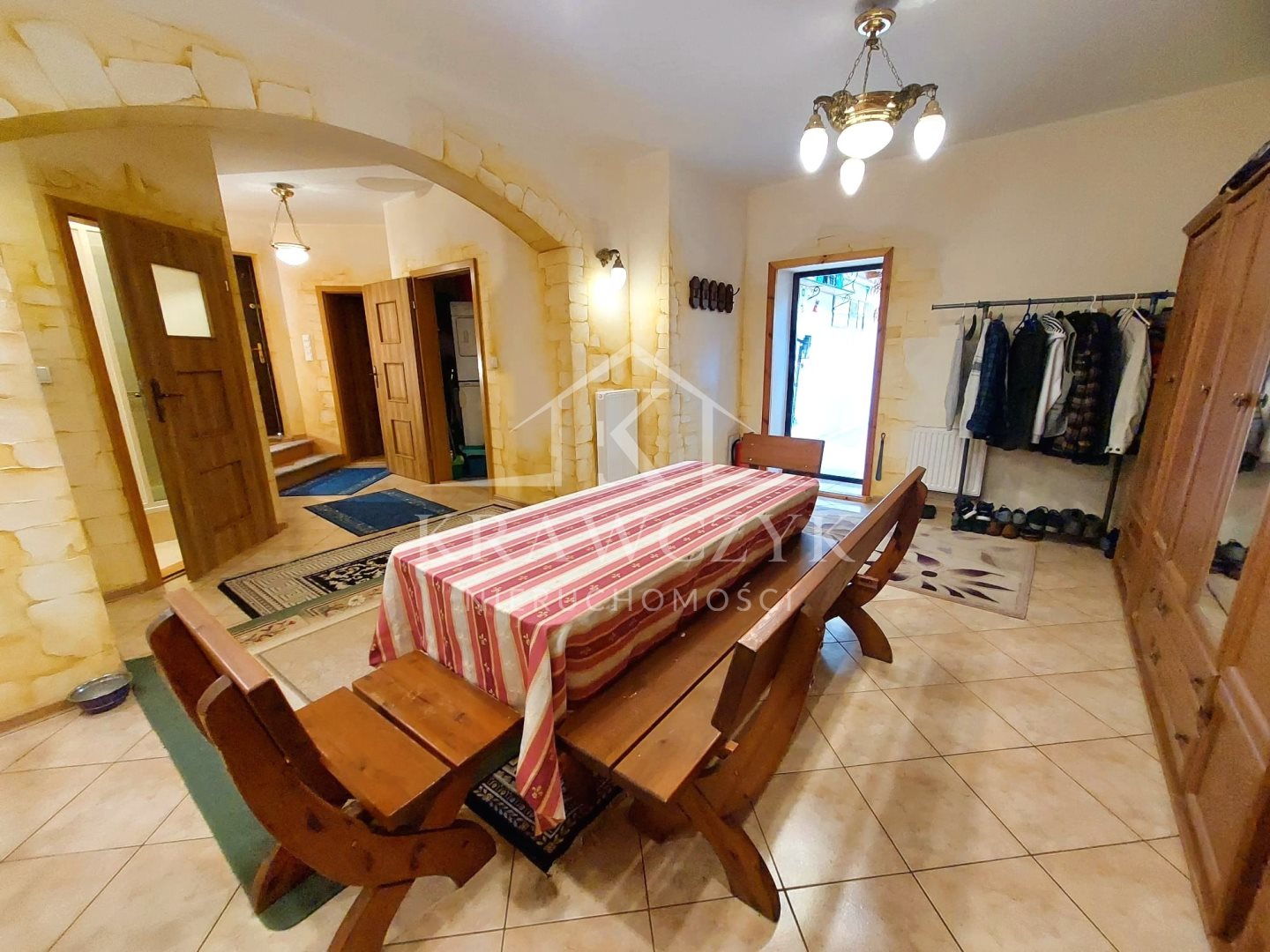 REZYDENCJA W NAMYŚLINIE  (27)