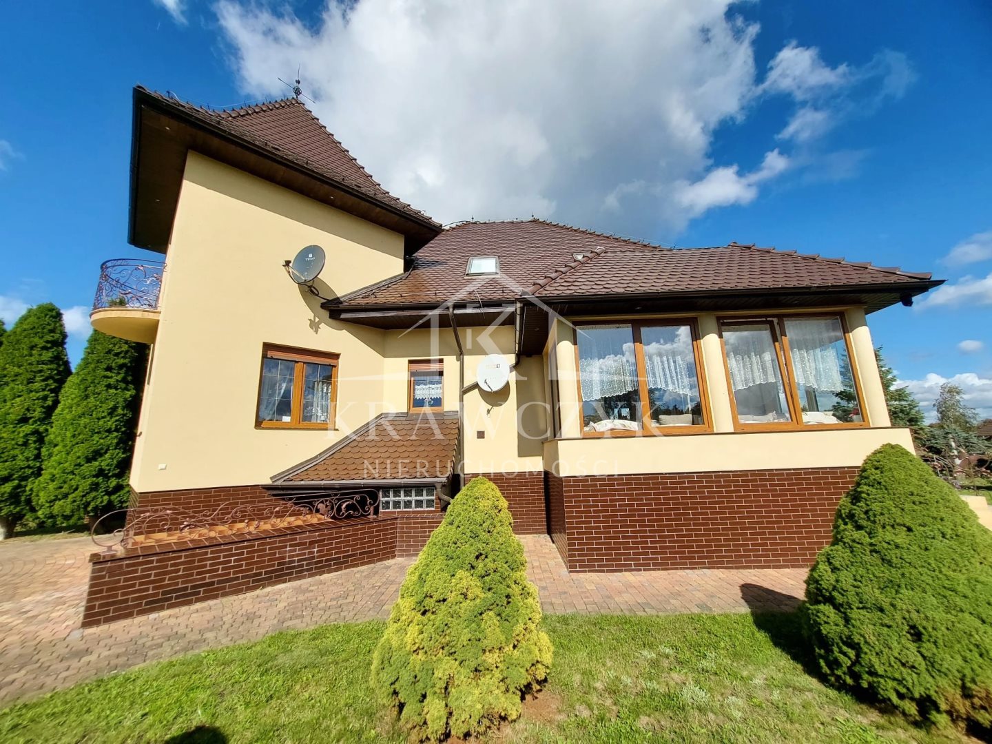 REZYDENCJA W NAMYŚLINIE  (4)