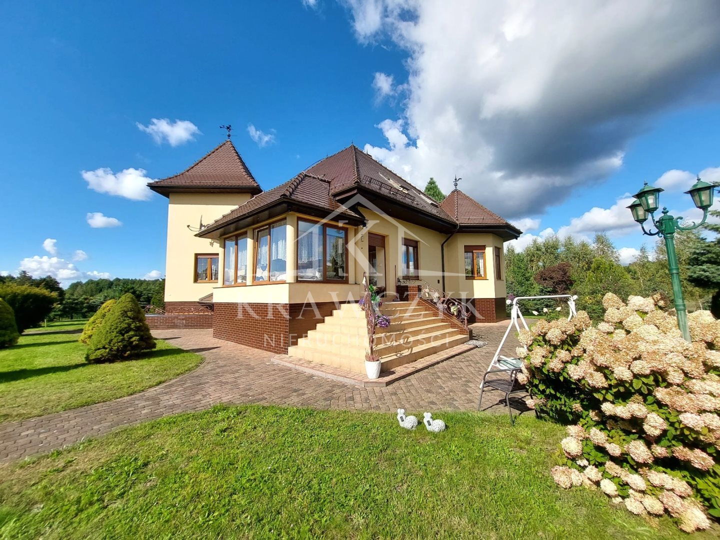 REZYDENCJA W NAMYŚLINIE  (5)