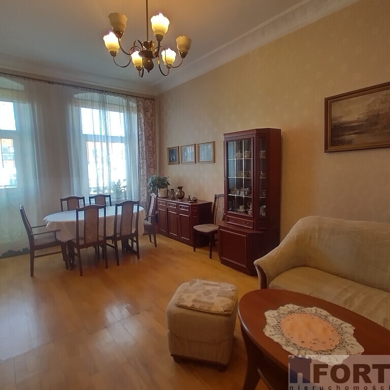 Top lokalizacja * 4 pok.*  balkon *Śródmieście * (2)