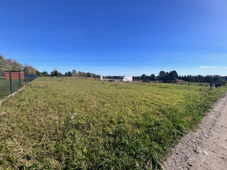 DZIAŁKA REKREACYJNA W POBLIŻU JEZIORA WAPNICA (1)