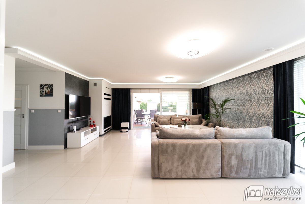 Goleniów -  Komfortowy dom z basenem (17)